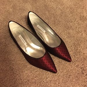 Women size 6.5 low heel pumps