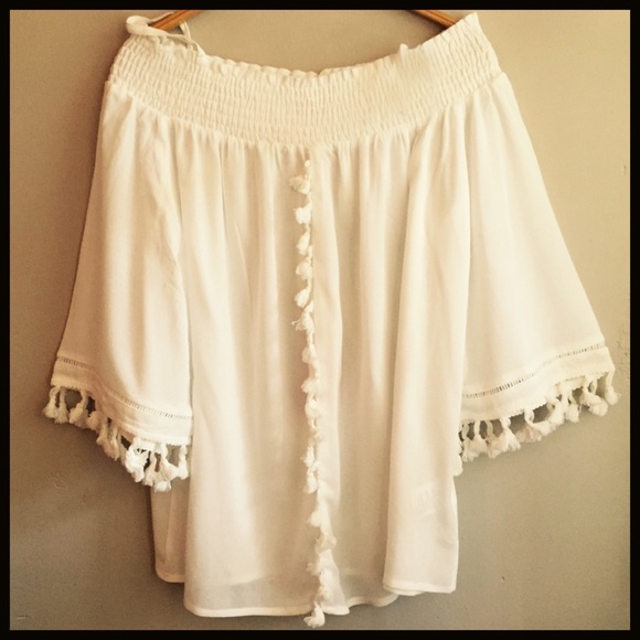 Versatile Off-the-Shoulder Top - Picture 2 of 3