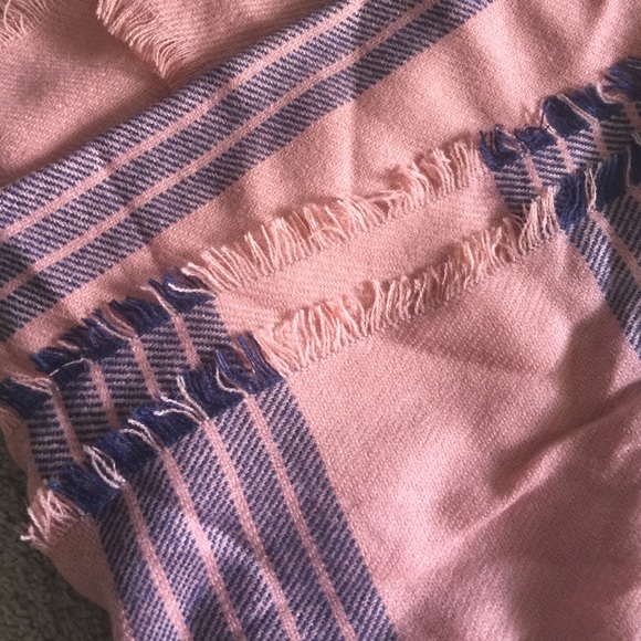 Von Maur | Oversized Blanket Scarf