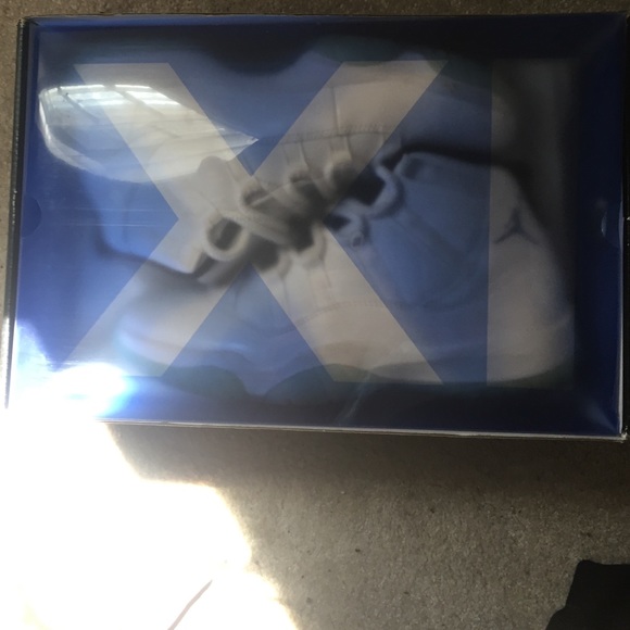 Jordan retro 11 legend blues