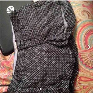Patterned shorts. size 3