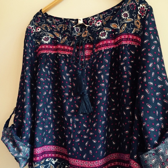 Boho Tassel Tunic - Picture 2 of 4