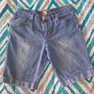 Arizona: Jean Bermudas