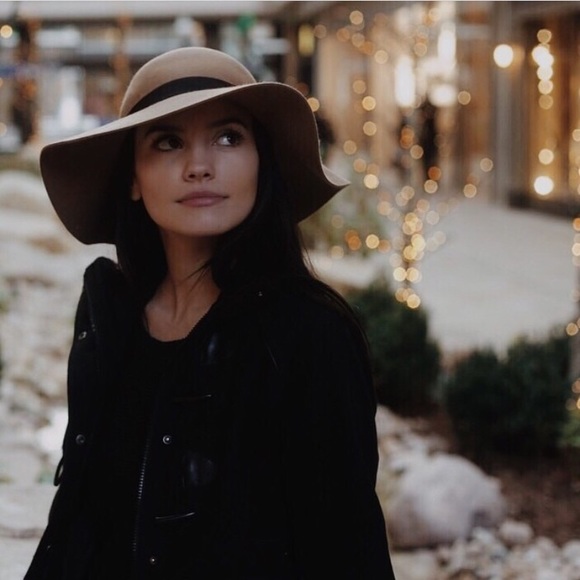 Cotton on floppy hat