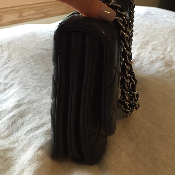 Authentic Chanel 3 flap bag navy blue - Picture 3 of 3