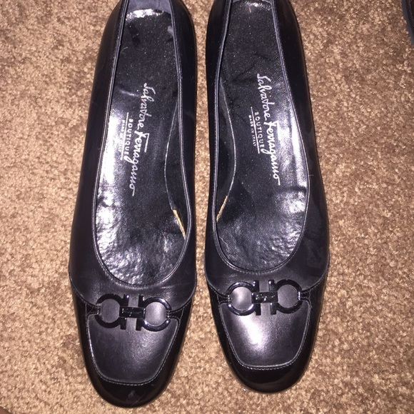 FERRAGAMO logo flats