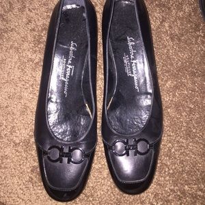 FERRAGAMO logo flats
