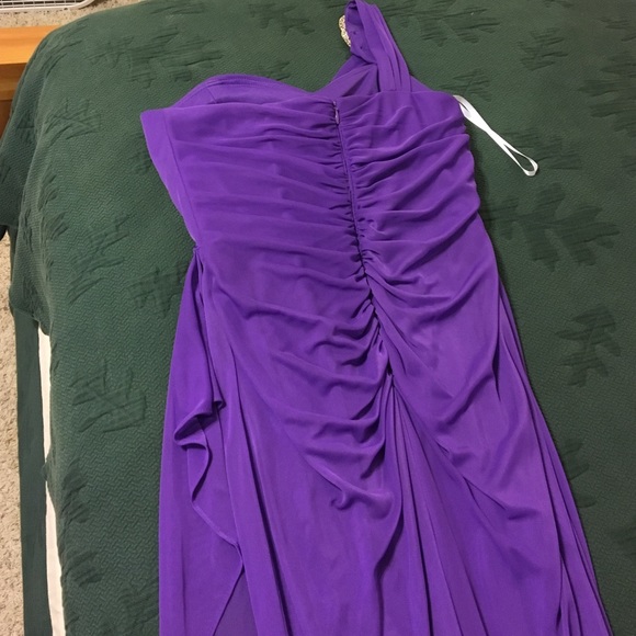 Dress - Picture 3 of 3