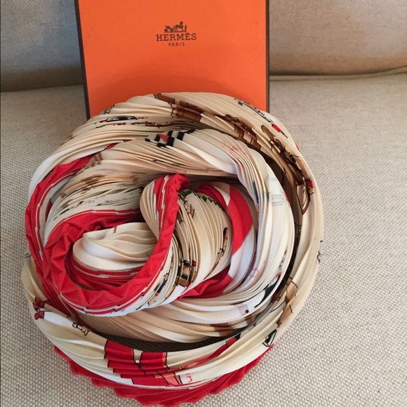 Hermes Silk Hand Rolled Pleated Scarf - Picture 1 of 3
