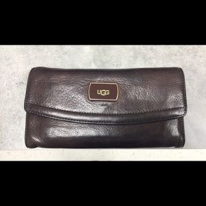 UGG wallet