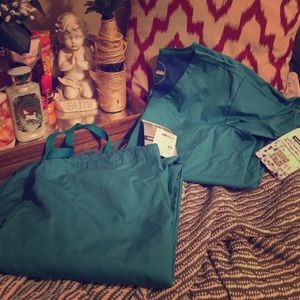 Fundamentals Scrub set.