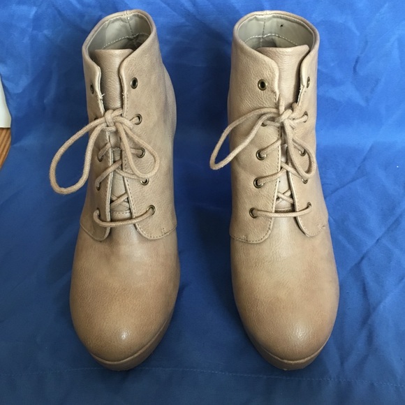 cute boots - Picture 1 of 2