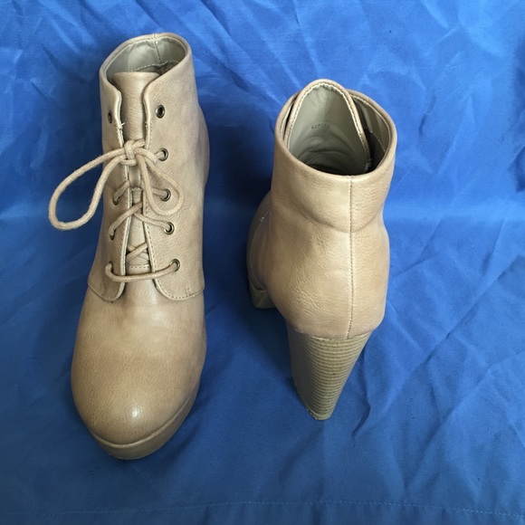 cute boots - Picture 2 of 2