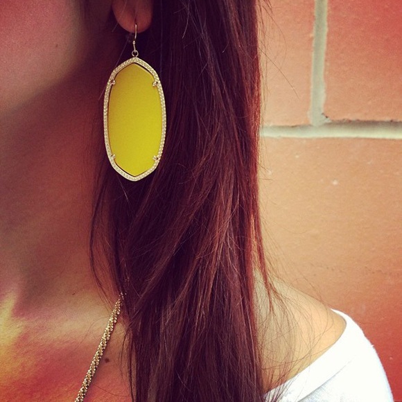 Jewelry - ✳️SALE✳️Geometric Yellow and Gold Earrings