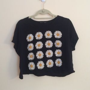 Urban Outfitters Daisy Crop Tee