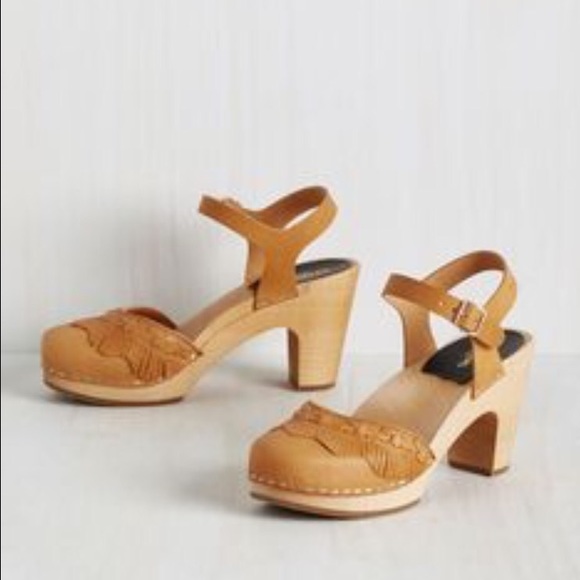 Swedish hasbeens tan fringe sandal