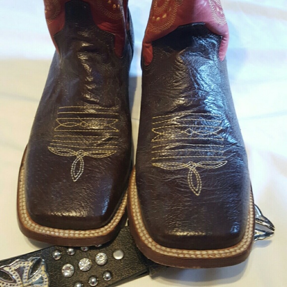 Boots - Picture 3 of 3