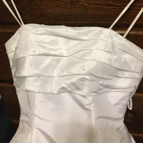 Dress - Picture 2 of 4