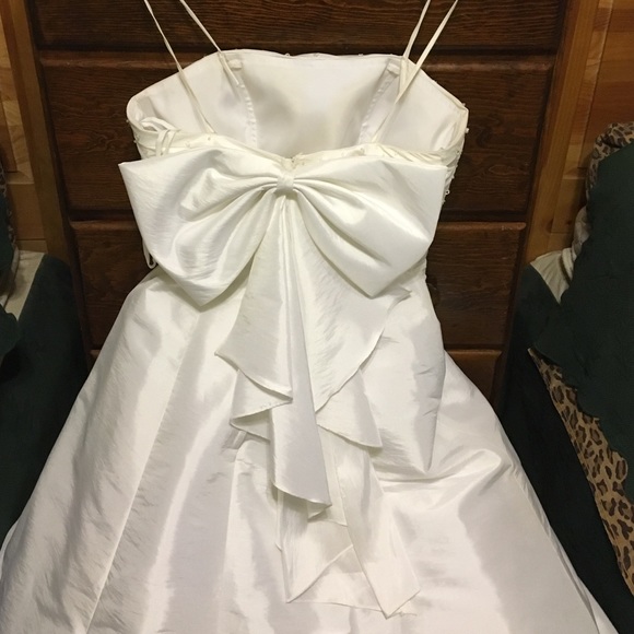 Dress - Picture 3 of 4