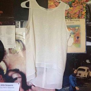 Flowy gold studded layered tank!