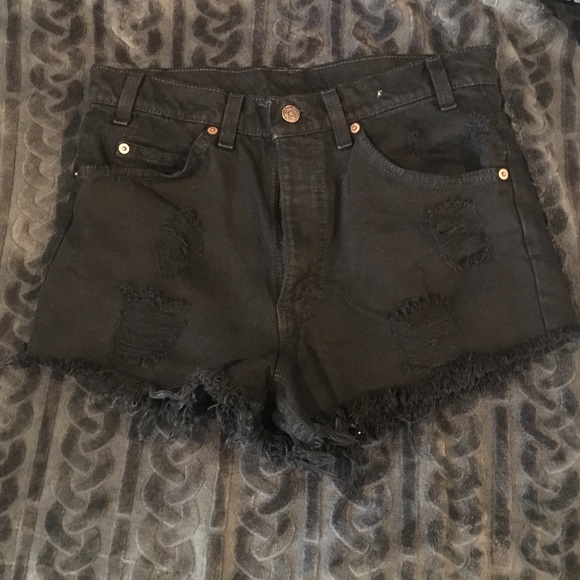 Black levis shorts