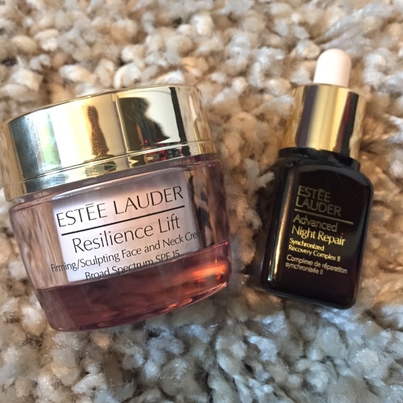 Estée Lauder Resilience Lift & Night Repair