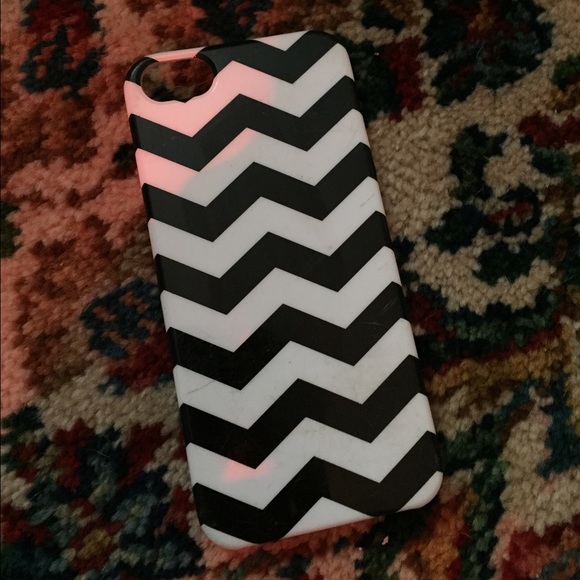 ❗SOLD❗Chevron iPhone 5/5s case - Picture 1 of 2