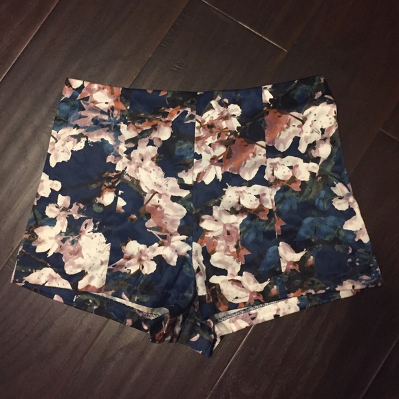 Beautiful Silky Shorts ❌price drop❌ WONT GO LOWER