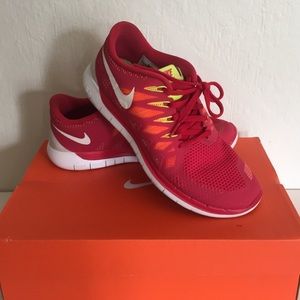 Nike free 5.0- barely worn