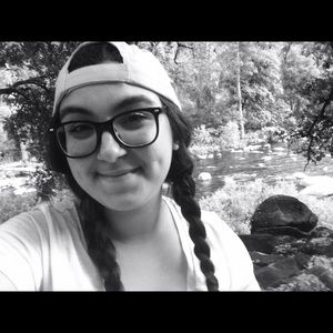 Meet your Posher, Elizabeth