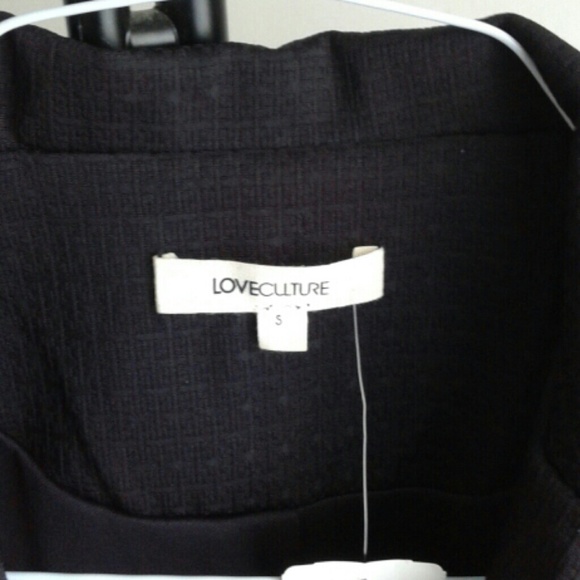 🔥MOVING SALE🔥 🆕 (S) STRUCTURED JACKET - Picture 2 of 8