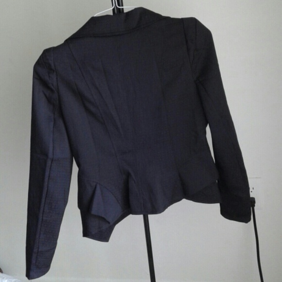 🔥MOVING SALE🔥 🆕 (S) STRUCTURED JACKET - Picture 3 of 8