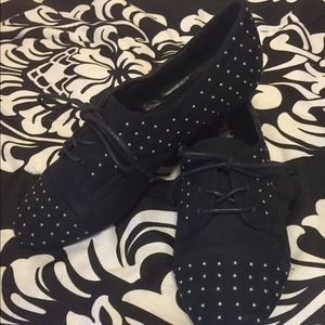 black flats