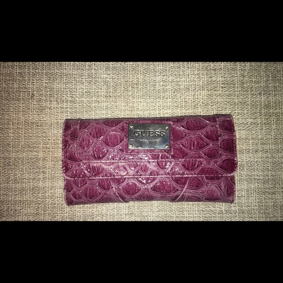 Guess wallet