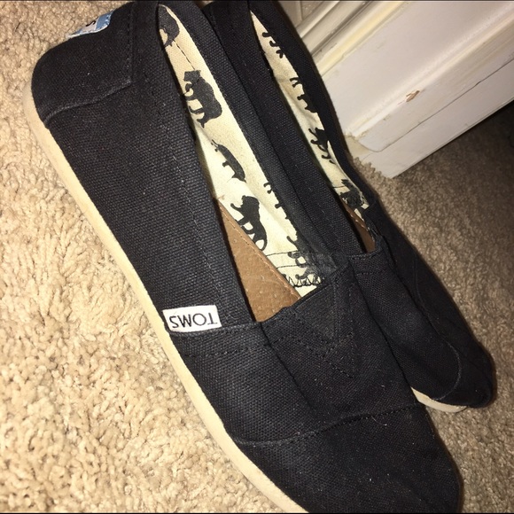 Black Toms good condition