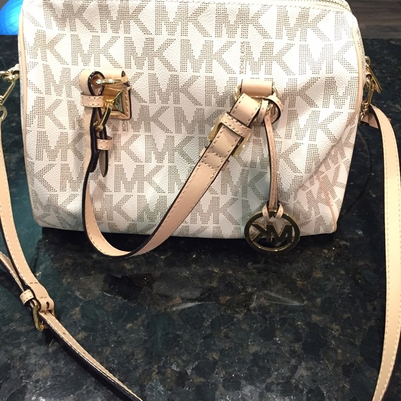 Michael Kors Signature Medium Grayson Satchel