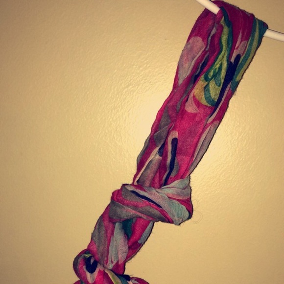 Scarf - Picture 1 of 3