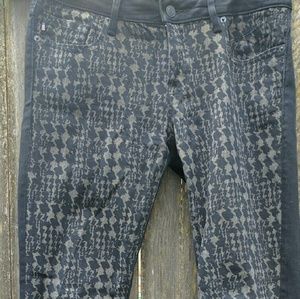 Closet Clearance! Vigoss Studio Black Pttrn Jeans