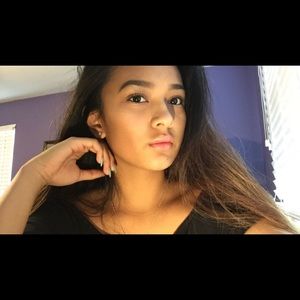 Meet your Posher, Kayla