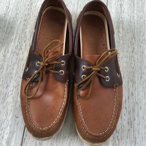 Men's sperrys!
