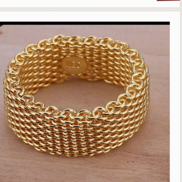 Jewelry - Gold Color Ring