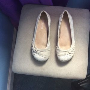 White Lace Flats