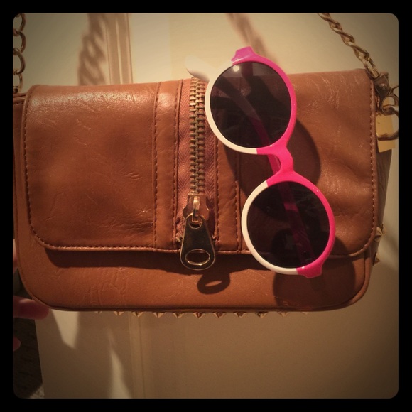 Pink & White Betsey Johnson Festival Sunnies 🕶💄