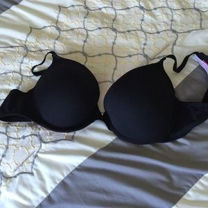 Black push-up bra