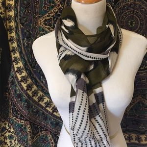 Printed Dots Scarf- Olive
