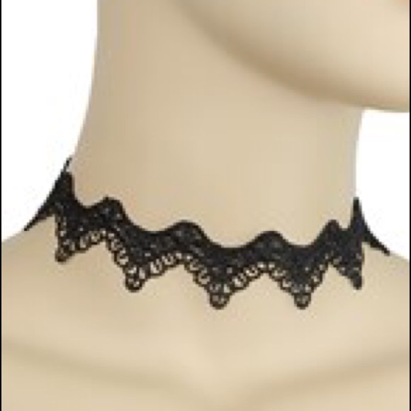 Lace choker