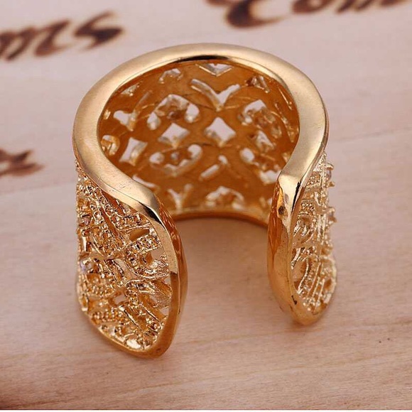 Gold Color Ring - Picture 2 of 4