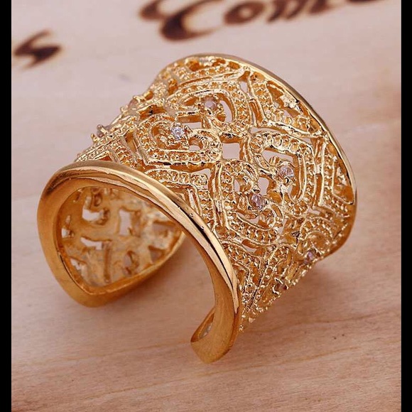 Gold Color Ring - Picture 3 of 4