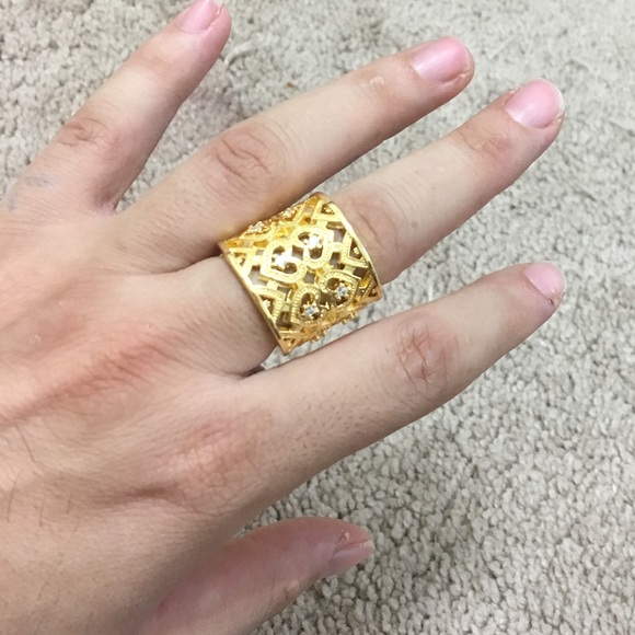 Gold Color Ring - Picture 4 of 4