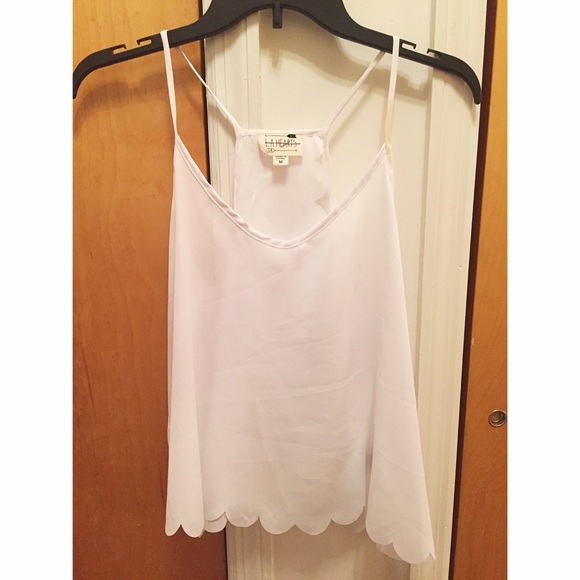 LA hearts scalloped tank top